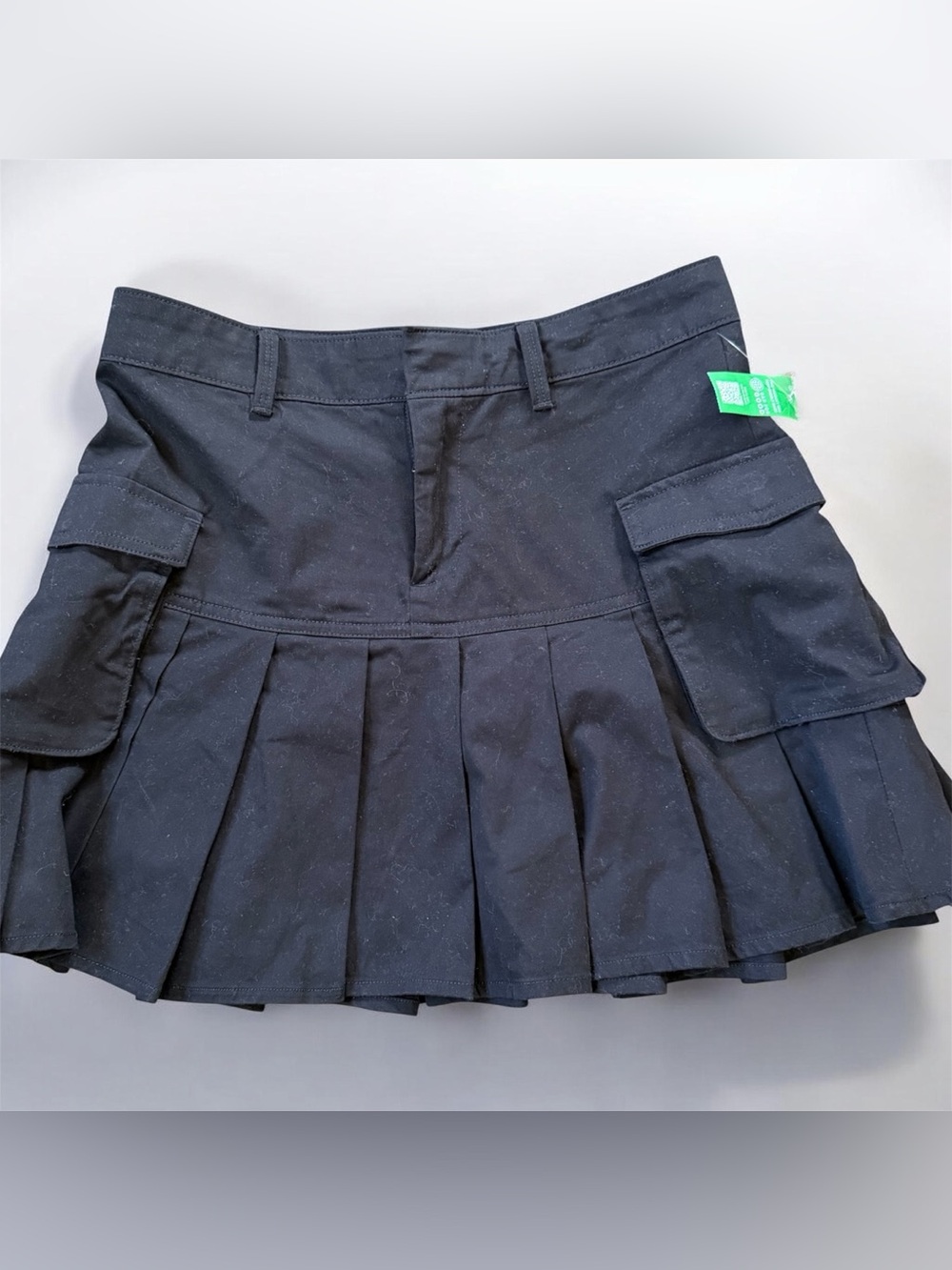 GAP High Rise Pleated Utility Mini Skirt in Black - Picture 3 of 7